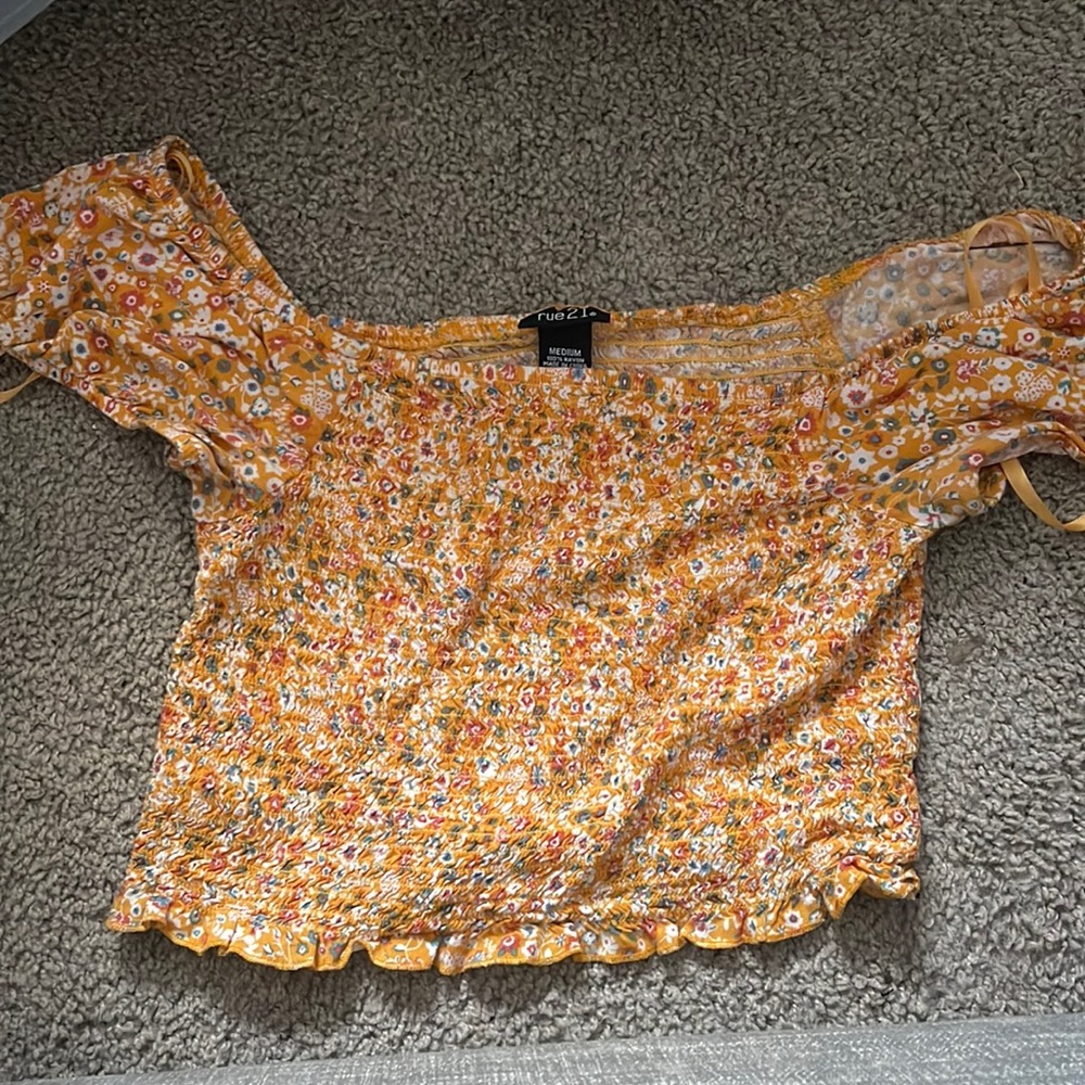 Rue 21 crop top